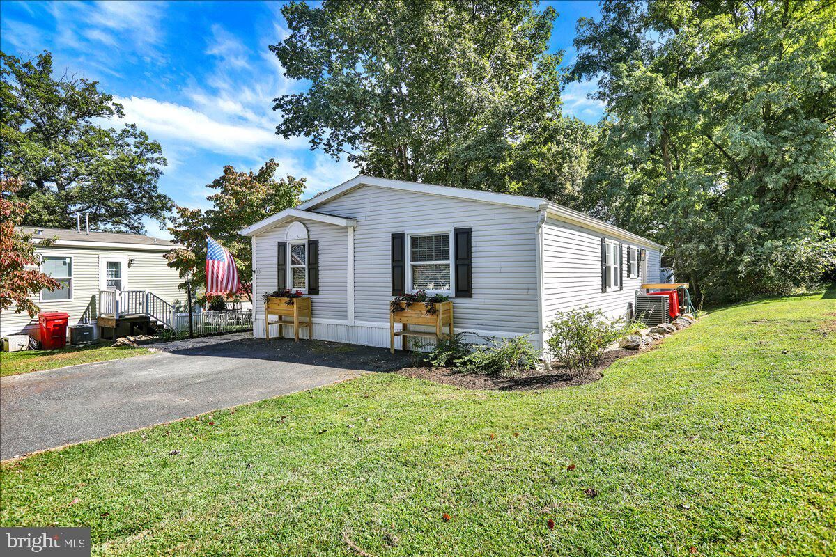 Property Photo:  83 Mansfield Drive  PA 18062 
