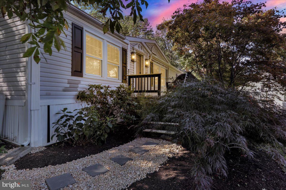 Property Photo:  83 Mansfield Drive  PA 18062 