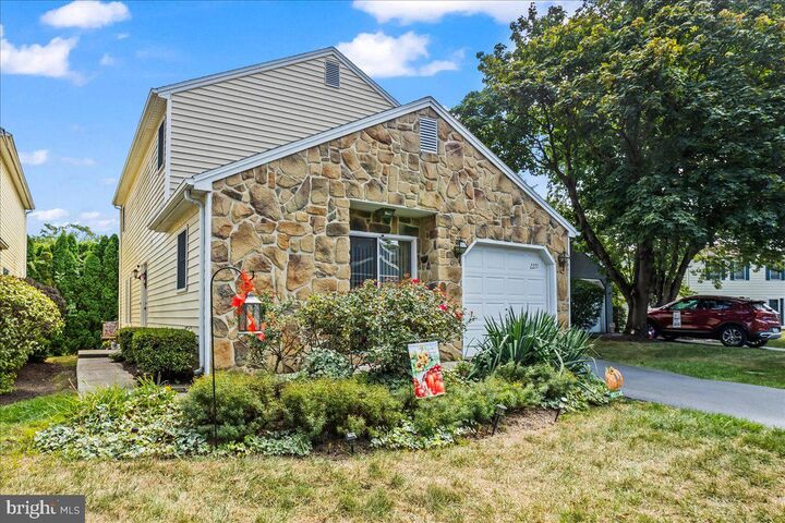 Property Photo:  2271 Highland Circle  PA 17110 