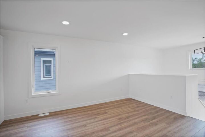 Property Photo: 10 Conifer Cove MB R5L 0L5