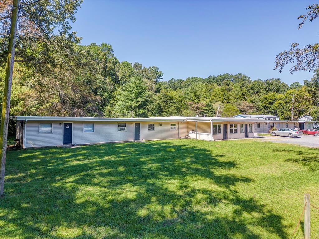 Property Photo: 3950 Dixie Hwy GA 30721