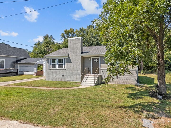 Property Photo:  409 Shaver Street  NC 28144