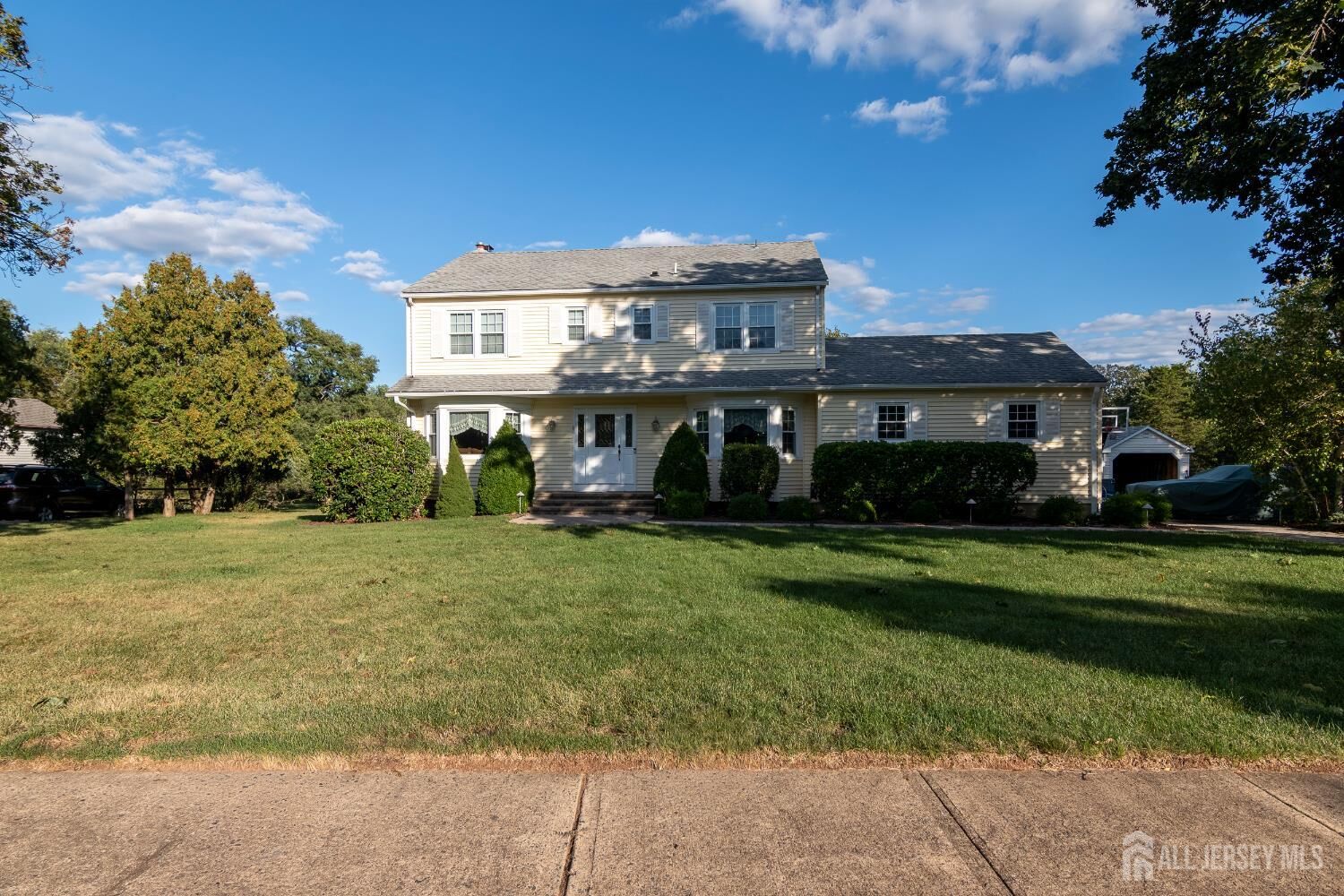 Property Photo:  10 Fredrick Court  NJ 08844 