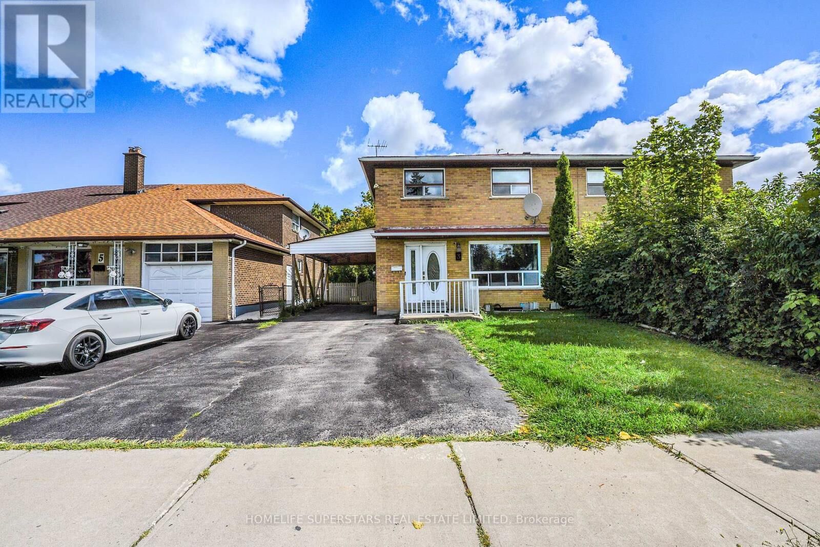 Property Photo:  3 Lightwood Drive  ON M9V 2Z1 