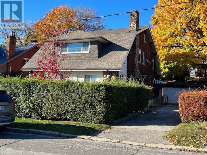 Photo de la propriété: 14 Glenavon Road Upper ON M6K 1E1