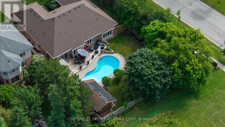 Property Photo:  2 Longview Court  ON N6K 4J1 
