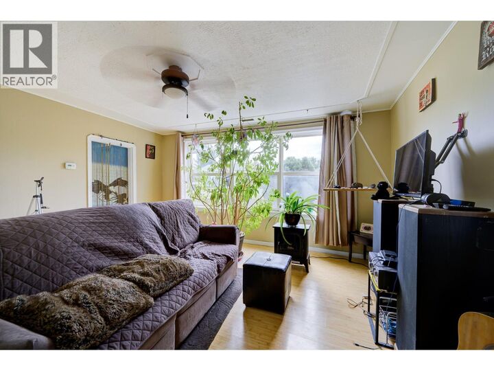 Property Photo: 644 Brentwood Avenue BC V2B 1P5