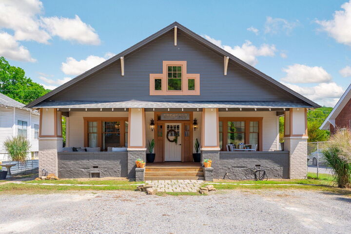Property Photo: 4620 Saint Elmo Avenue TN 37409