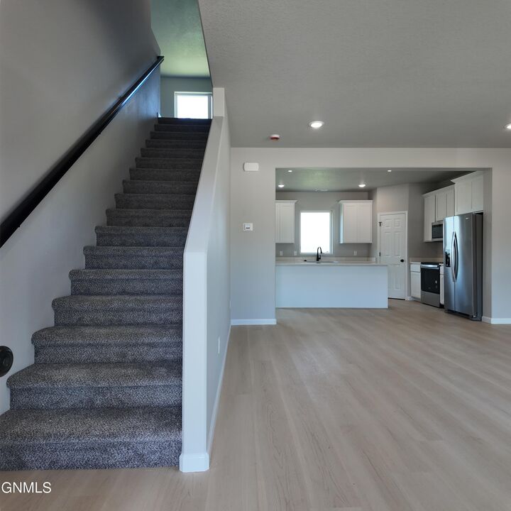 Property Photo:  508 Mehrer Drive  ND 58504 
