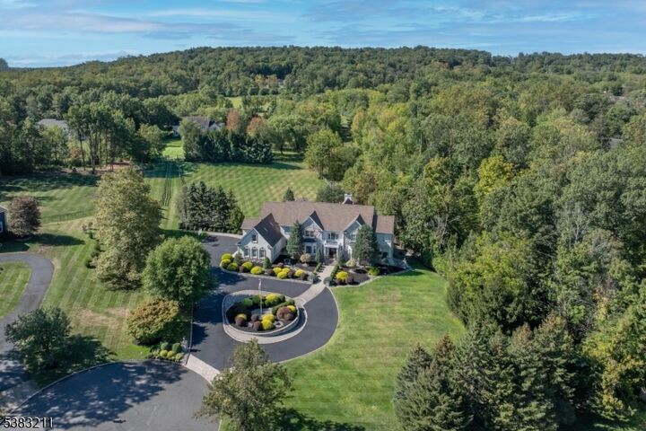 35 Primrose Ln  Bernards Twp. NJ 07920 photo