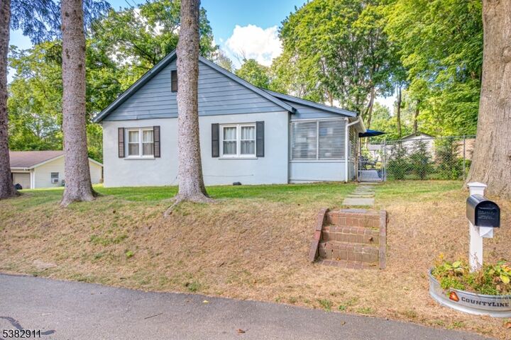 Property Photo:  7 Sorman Ter  NJ 07869 