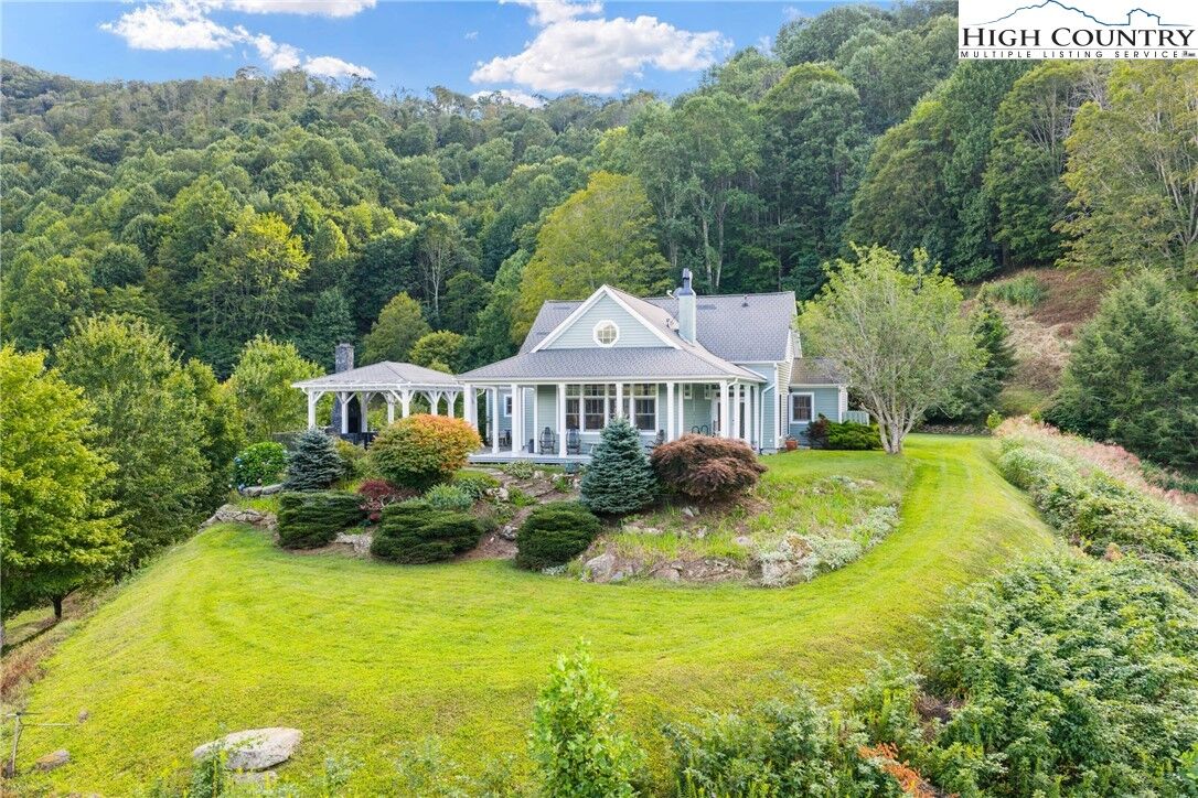 Property Photo:  410 / 560 Puckett Road  NC 28604 