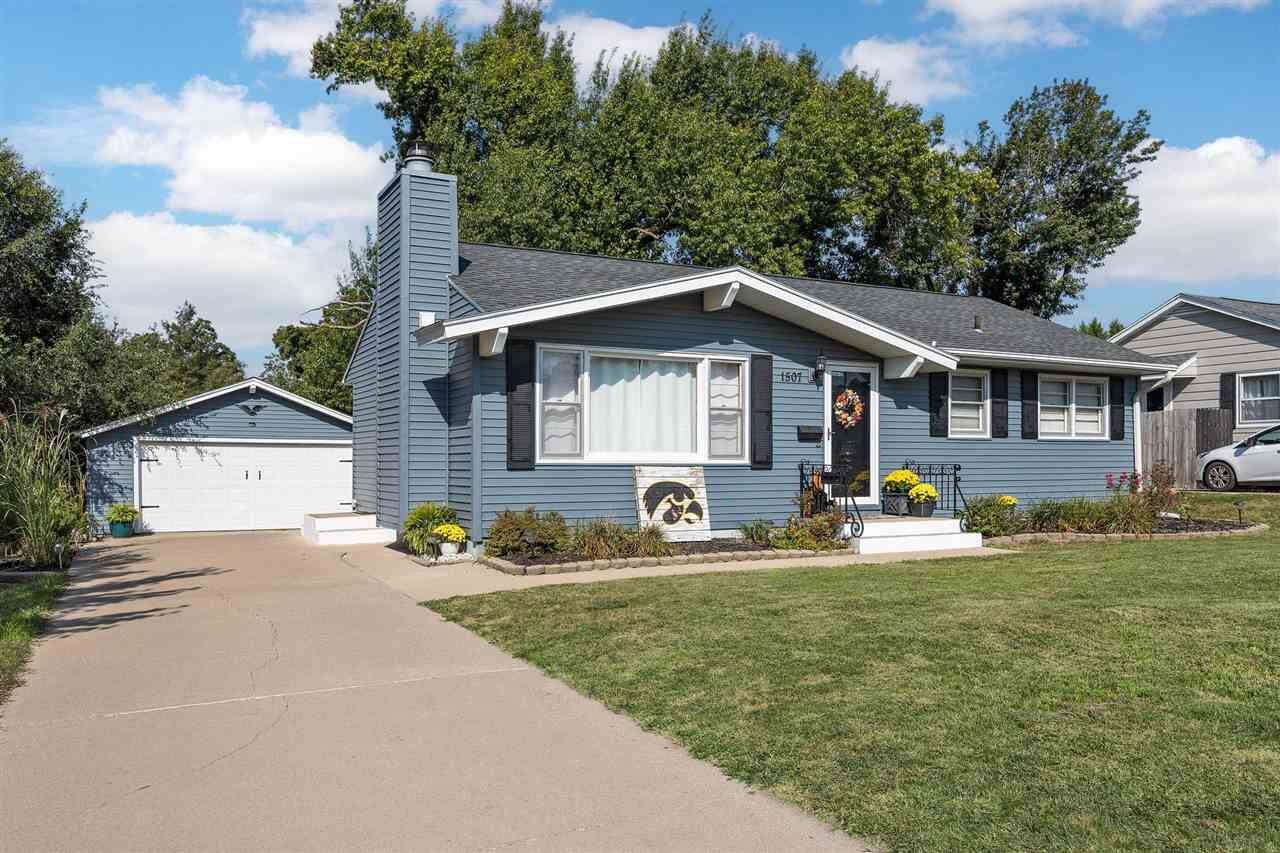 Property Photo:  1507 26th St SE  IA 52403 