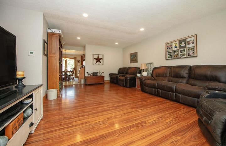 Property Photo:  327 E Mindy Drive  IA 50670 