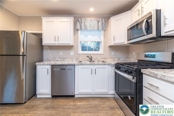 Property Photo:  465 Royal Manor Road Lot 2  PA 18042 