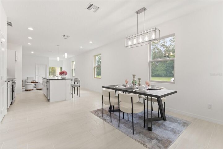 Property Photo:  817 S Locust Avenue  FL 32771