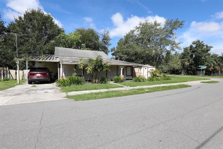 Property Photo: 2747 Eaton Avenue FL 33803