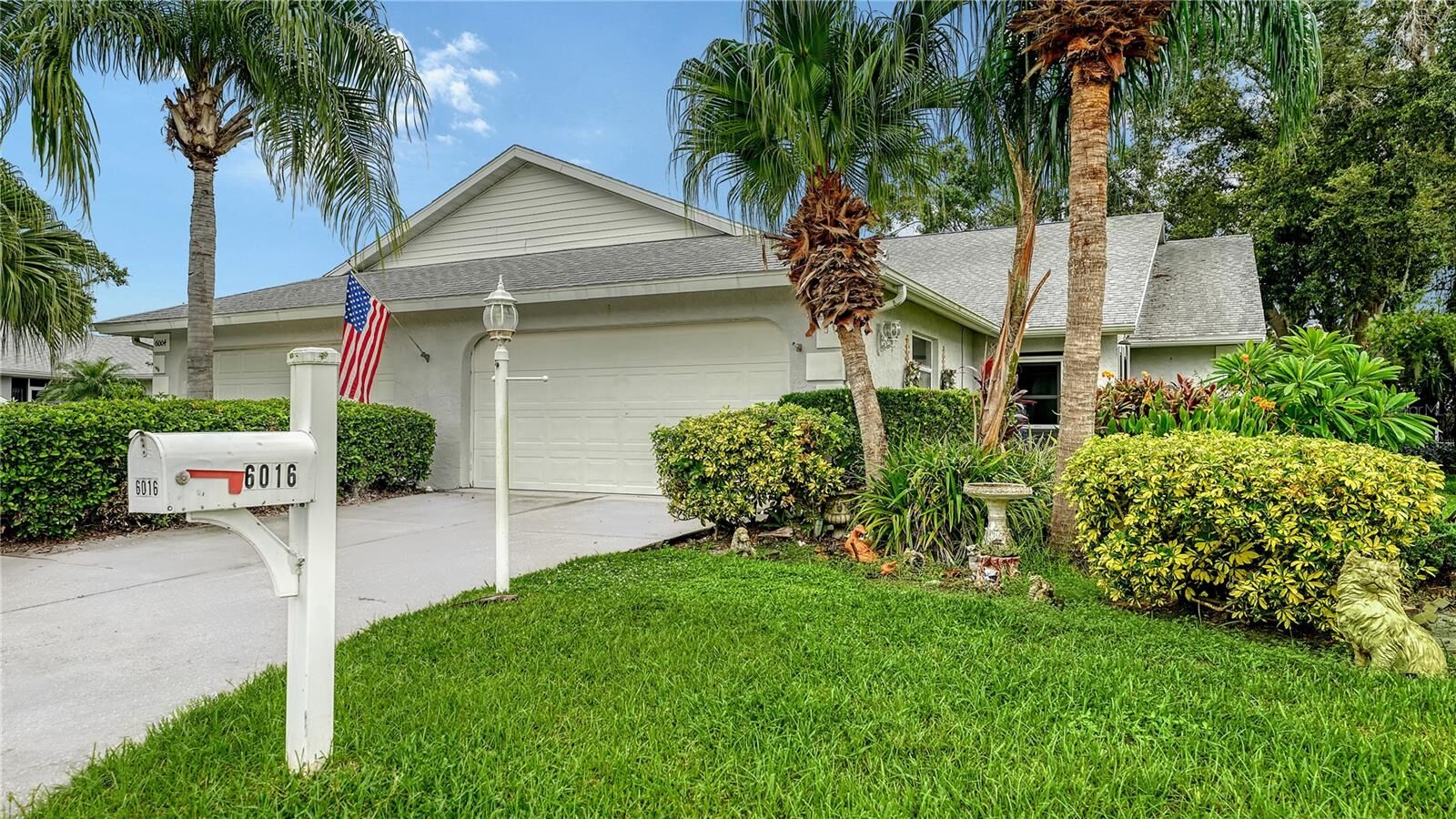 Property Photo: 6016 Bonaventure Place FL 34243