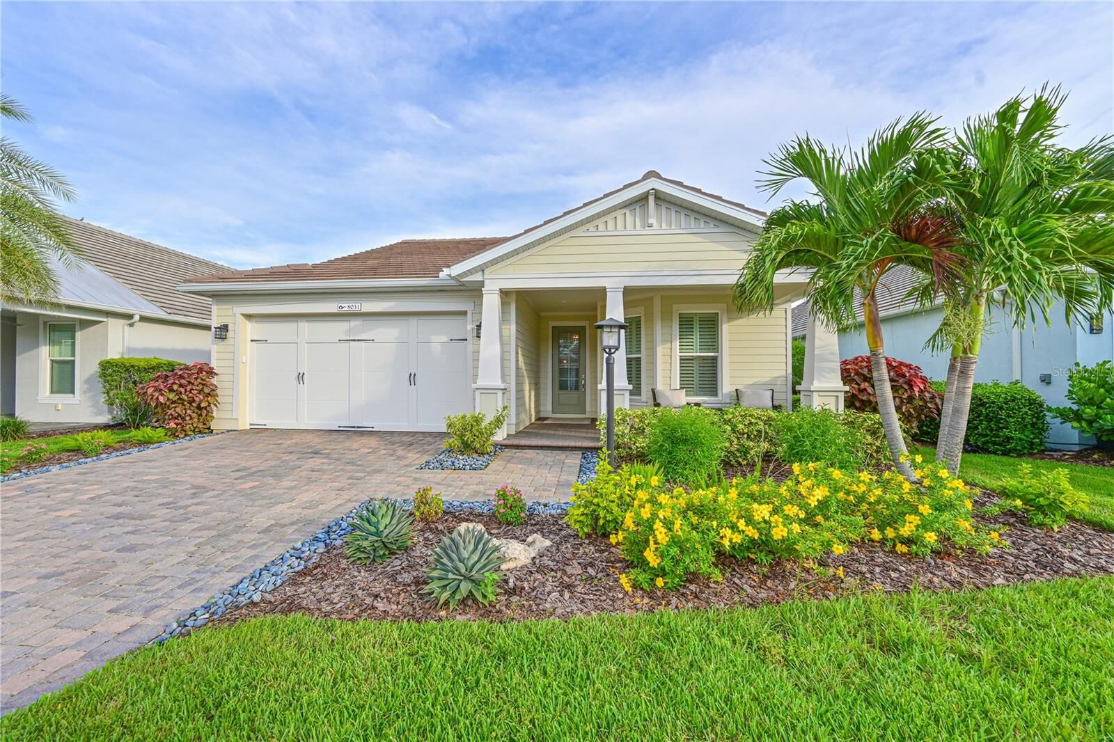 Property Photo:  8031 Sandstar Way  FL 34240 