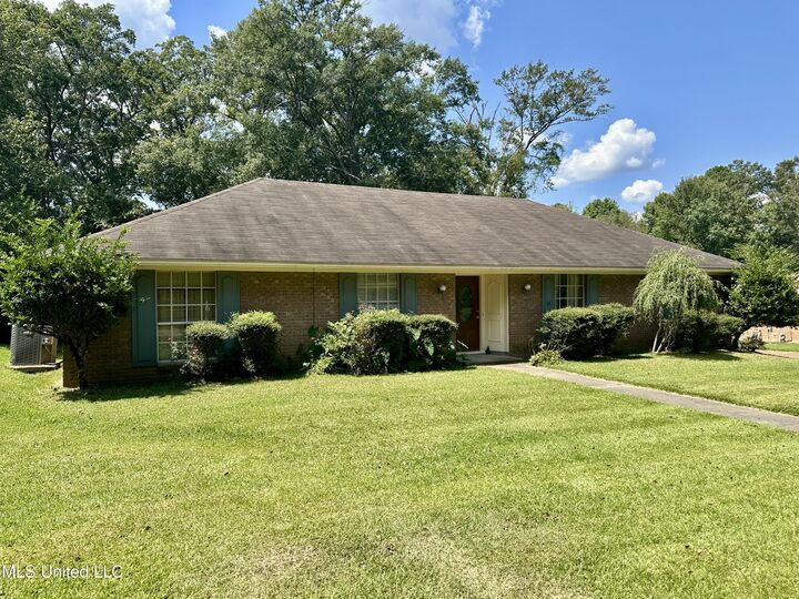 Property Photo:  1221 Huntcliff Way  MS 39056 
