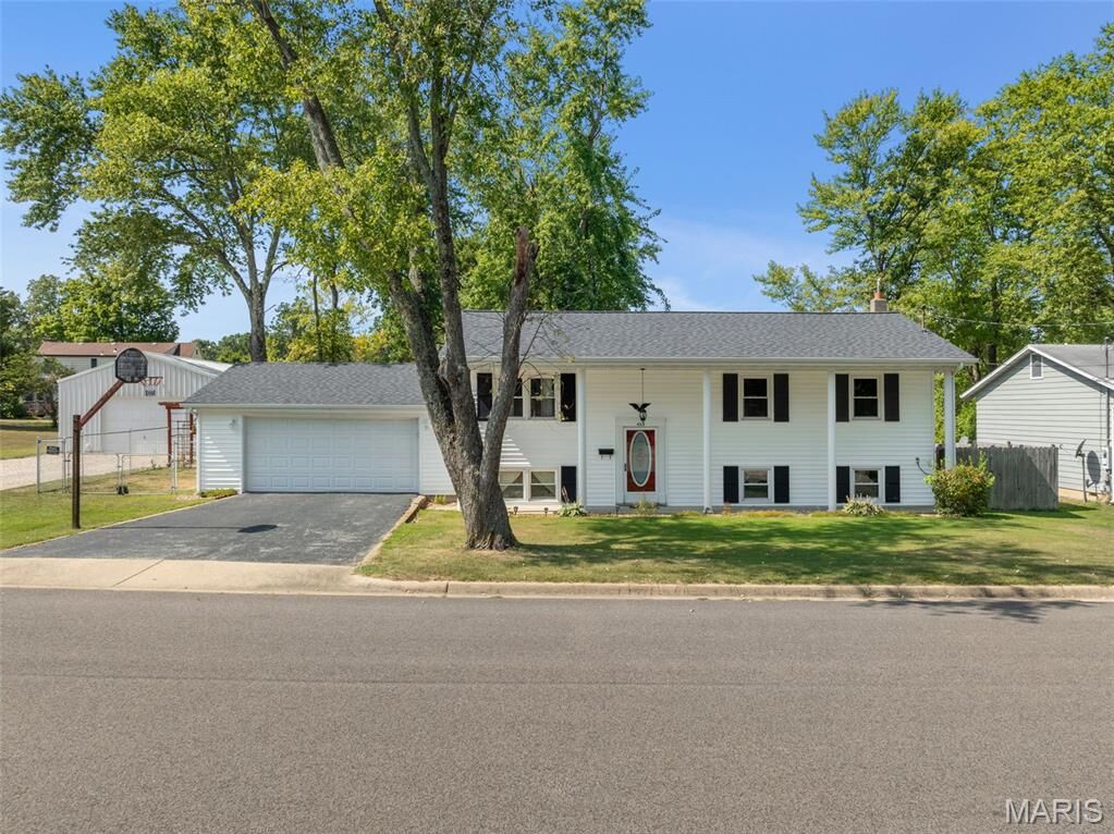 Property Photo: 462 N Manion Street MO 63080