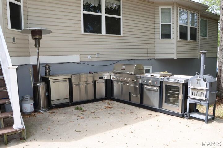 Property Photo: 210 N Norwine Street MO 63628