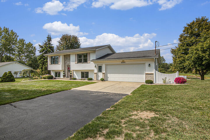 Property Photo: 9293 76th Avenue MI 49426