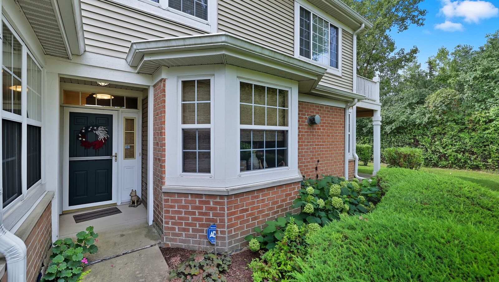 Property Photo:  2550 Camberley Circle 5-810  IL 60154 