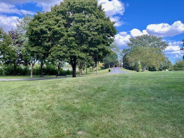 Property Photo:  1000 Centurion Lane 4  IL 60061 