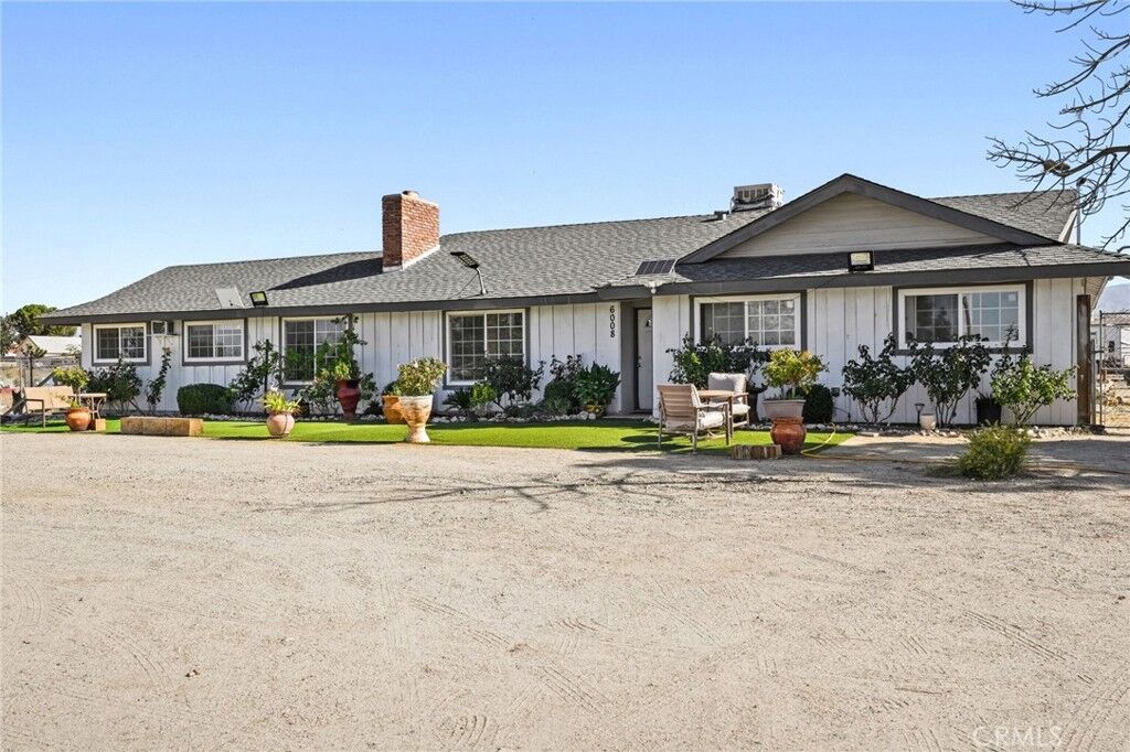 Property Photo:  6008 E Avenue T2  CA 93552 
