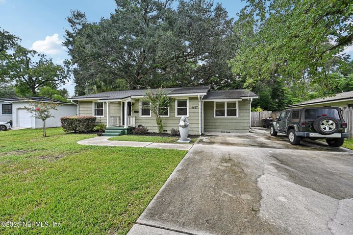 Property Photo:  4637 Homestead Road  FL 32210 
