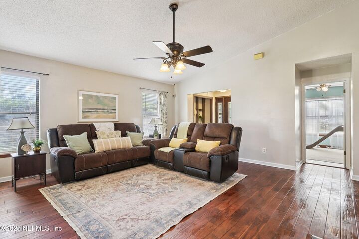 Property Photo: 2638 Skipton Court FL 32225