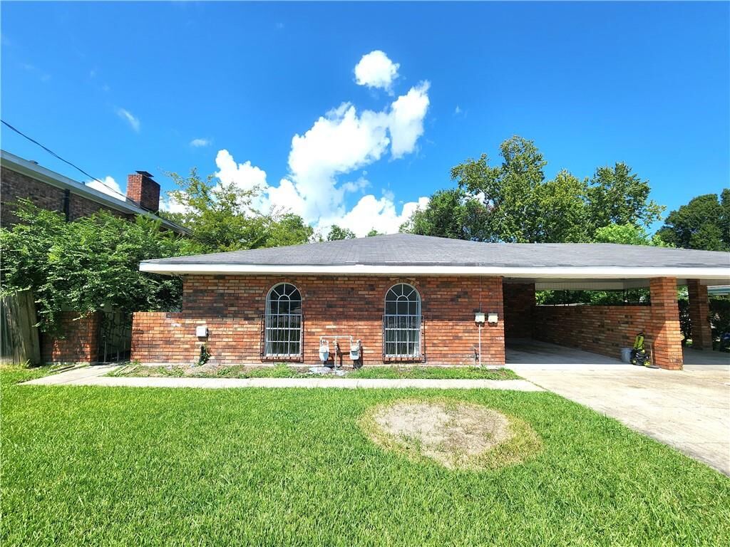 Property Photo: 112 Gravolet Street A LA 70037