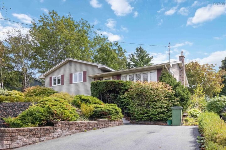 39 Gourok Avenue  Dartmouth NS B2X 2B1 photo