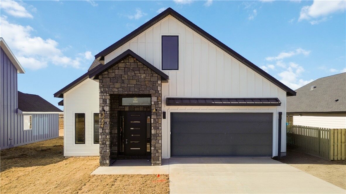 Property Photo: 970 Thornwood Place AR 72713