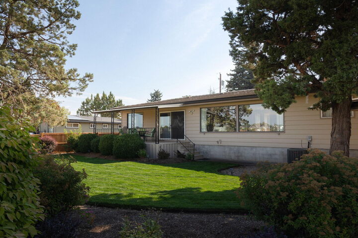 Property Photo: 531 NW Canyon Drive OR 97756