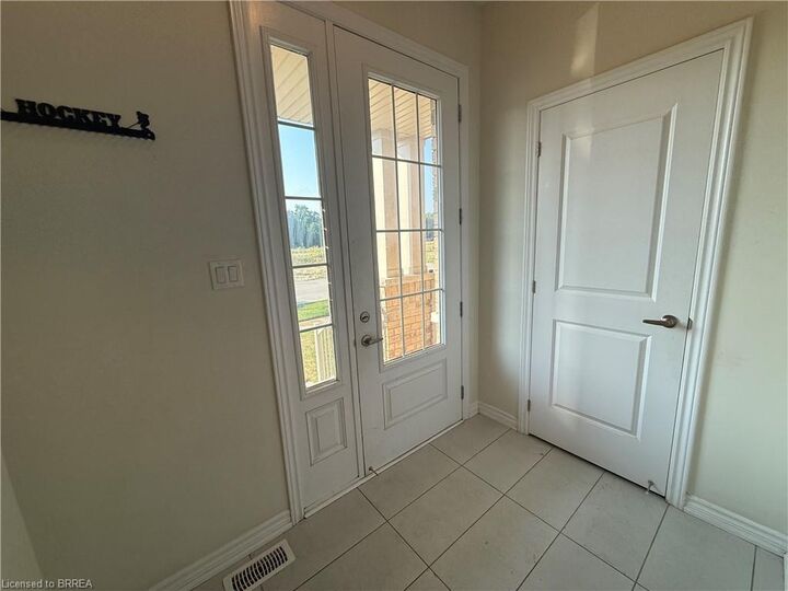 Property Photo:  44 Eccleston Street  ON N3T 0X4 