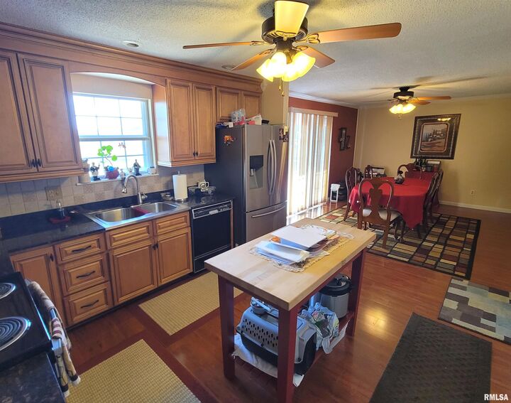 Property Photo: 437 Prairie View Drive IL 62881