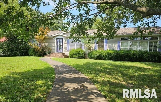 Property Photo: 614 W College Street IL 62946