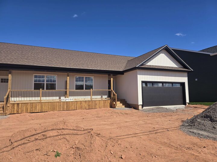 Property Photo:  160 Kindred Avenue  PE C1C 0Y8 