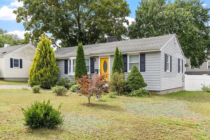 Property Photo:  186 Burnham Rd  MA 01852 