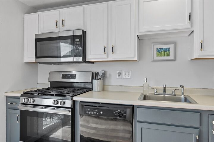 Property Photo:  60 Liberty St 3  MA 01851 