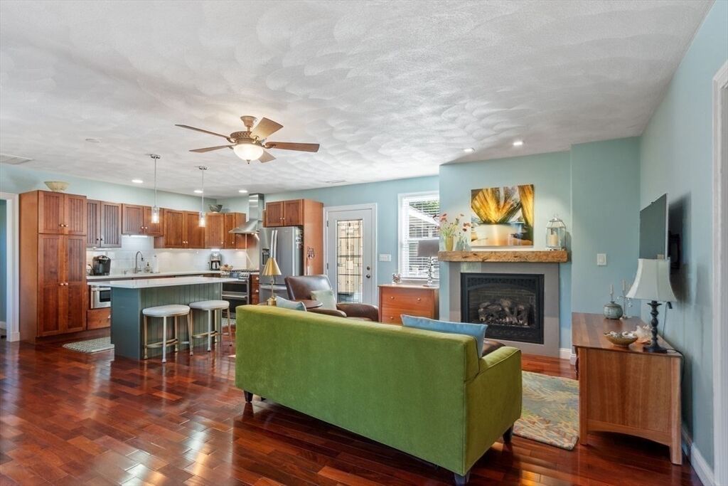 Property Photo:  158 Lowell 4  MA 01960 