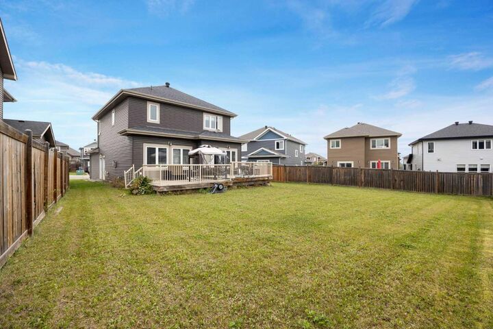 Property Photo: 100 Heibert Bay AB T9K 2X2