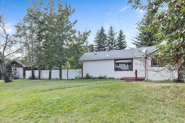 216 Royalties Crescent  Longview AB T0L 1H0 photo