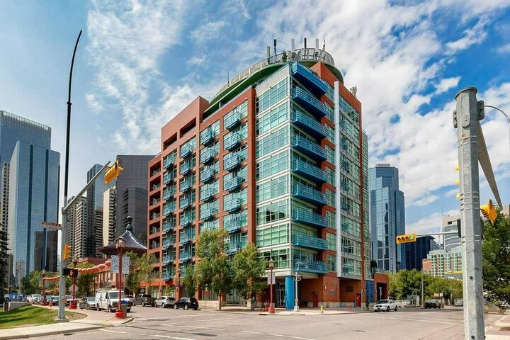 205 Riverfront Avenue SW 701  Calgary AB T2P 0A9 photo