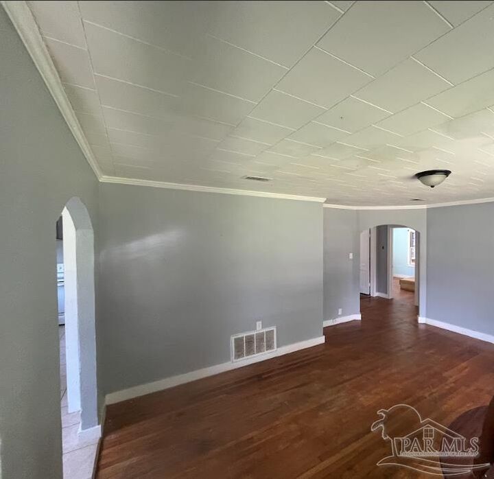 Property Photo: 3115 W Gadsden St FL 32501