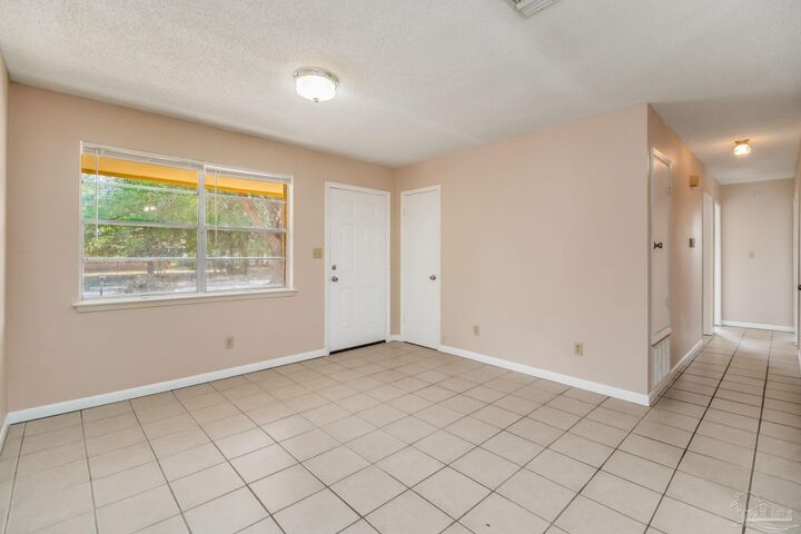Property Photo:  7105 Windsor Oak Dr  FL 32507 