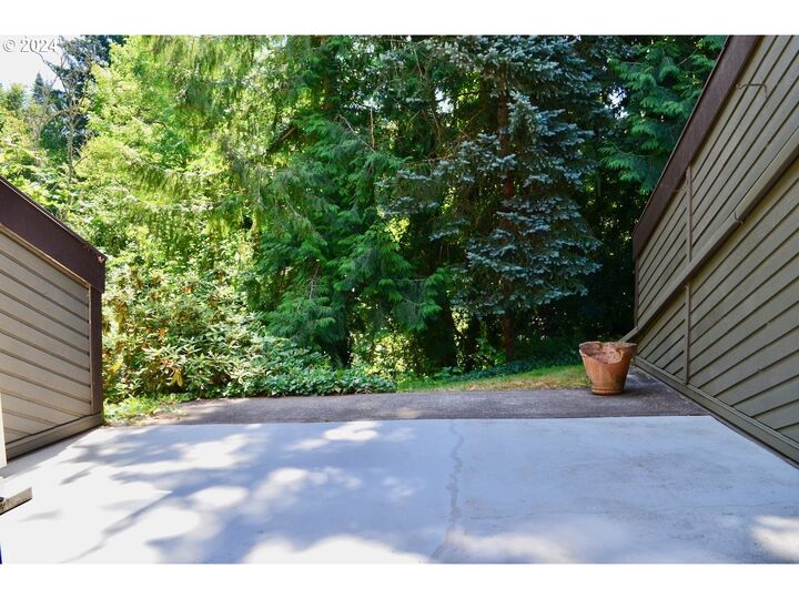 Property Photo: 13846 NW 10th Ct WA 98685