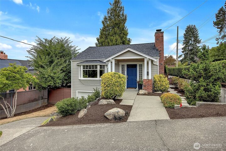 Property Photo:  2900 W Newton Street  WA 98199 